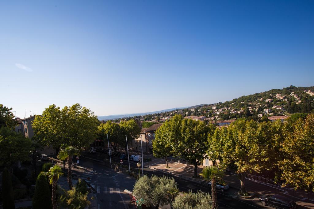 Logis Hotel Du Terreau Manosque Exterior foto